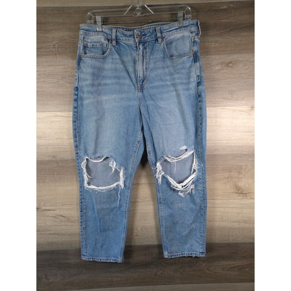 American Eagle Strigid Mom Jeans Distressed Denim Women's 12 Short